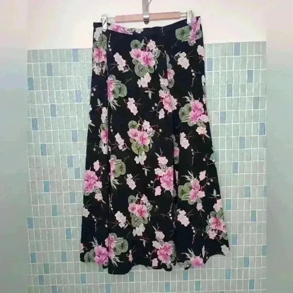 New York Clothing Company Floral Long Skirt with elastic waistband - Picture 2 of 11